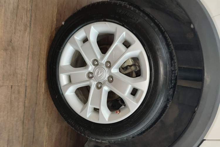 Used CHANGAN CS15 2016 1.5L Automatic Luxury Edition Right Rear Wheel Hub