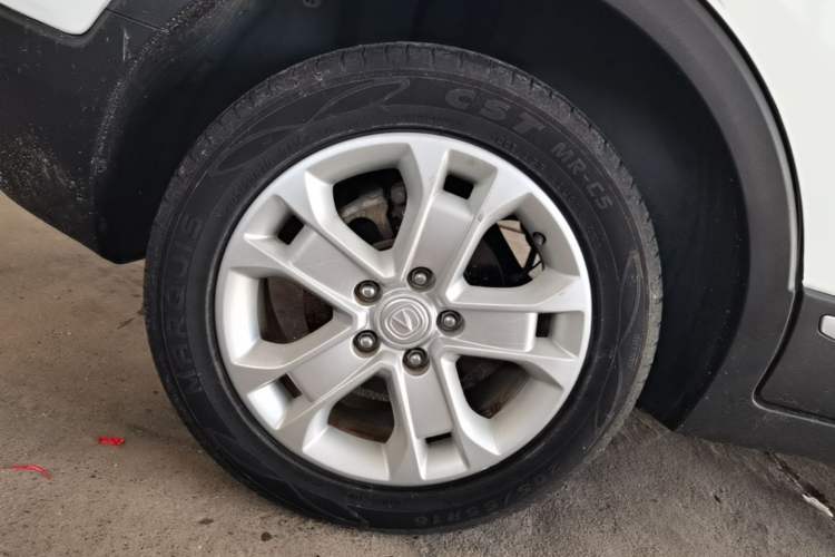 Used CHANGAN CS15 2016 1.5L Manual Fashion Edition Right Rear Wheel Hub