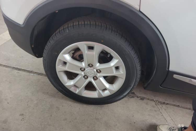 Used CHANGAN CS15 2016 1.5L Manual Fashion Edition Right Rear Wheel Hub