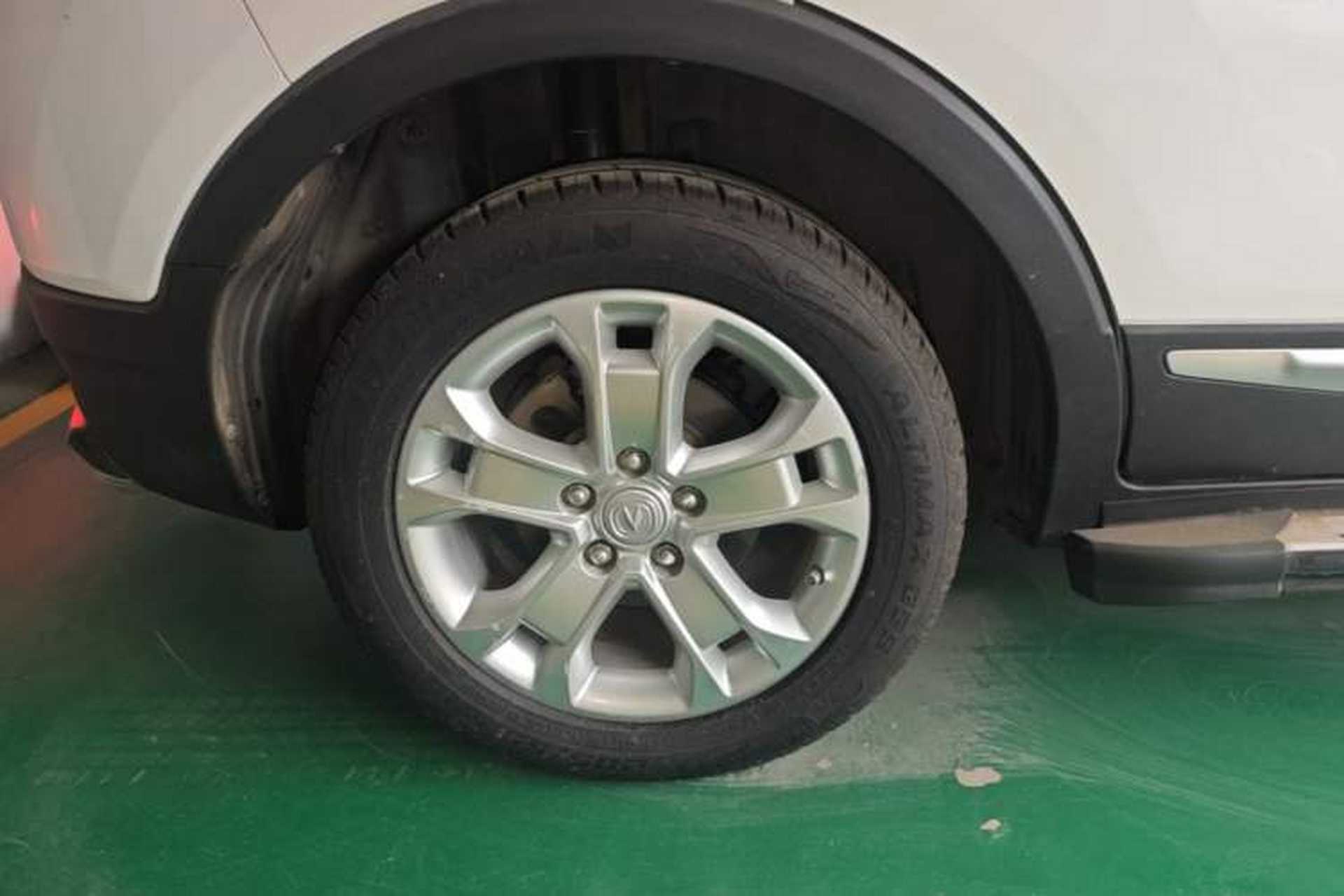 Used CHANGAN CS15 2016 1.5L Automatic Fashion Edition Right Rear Wheel Hub