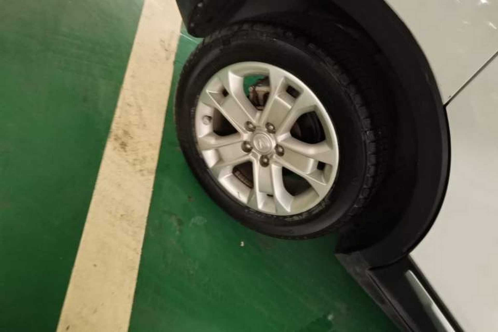 Used CHANGAN CS15 2016 1.5L Automatic Fashion Edition Right Rear Wheel Hub