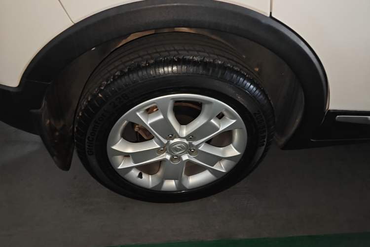 Used CHANGAN CS15 2016 1.5L Automatic Luxury Edition Right Rear Wheel Hub