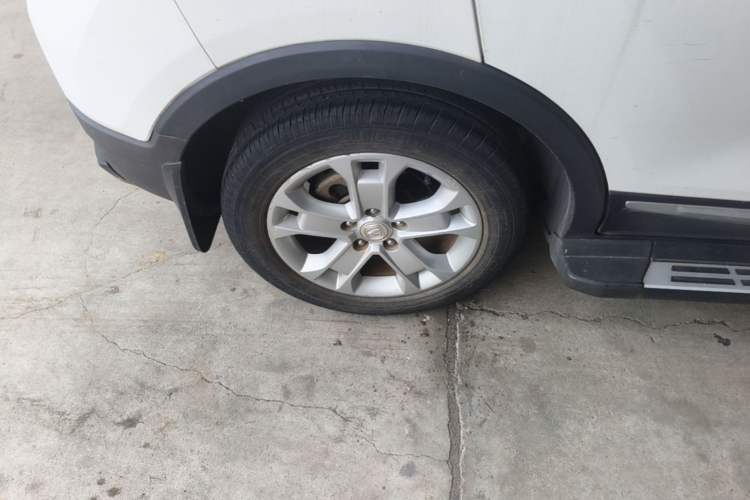 Used CHANGAN CS15 2016 1.5L Automatic Fashion Edition Right Rear Wheel Hub