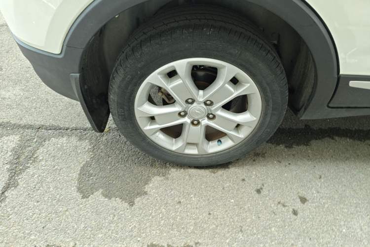 Used CHANGAN CS15 2016 1.5L Automatic Luxury Edition Right Rear Wheel Hub