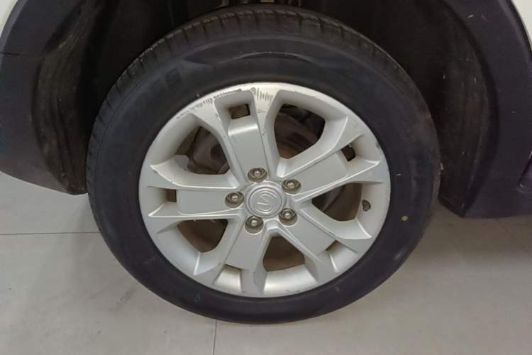 Used CHANGAN CS15 2016 1.5L Automatic Fashion Edition Right Rear Wheel Hub