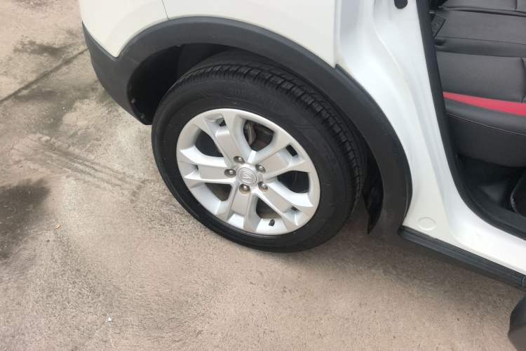 Used CHANGAN CS15 2016 1.5L Manual Fashion Edition Right Rear Wheel Hub