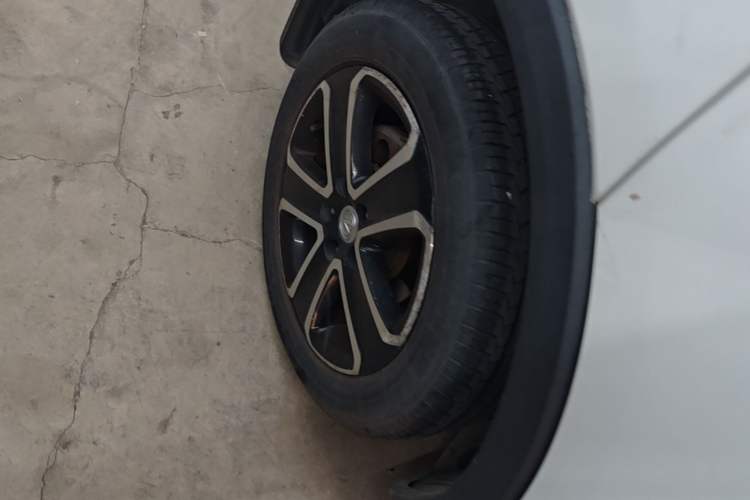 Used CHANGAN CS15 2016 1.5L Automatic Luxury Edition Right Rear Wheel Hub