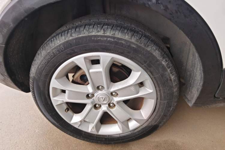 Used CHANGAN CS15 2016 1.5L Manual Fashion Edition Right Rear Wheel Hub