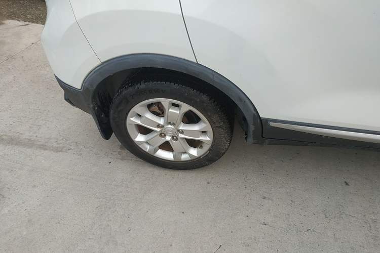Used CHANGAN CS15 2016 1.5L Automatic Fashion Edition Right Rear Wheel Hub