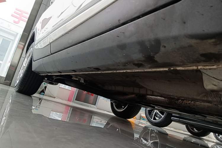 Used CHANGAN CS15 2016 1.5L Manual Fashion Edition Right Side Sill