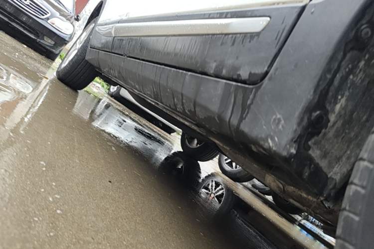 Used CHANGAN CS15 2016 1.5L Manual Fashion Edition Right Side Sill