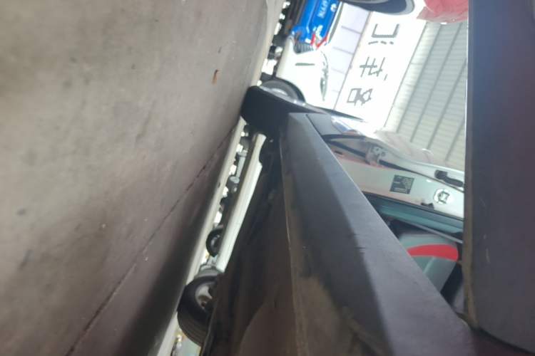 Used CHANGAN CS15 2016 1.5L Manual Fashion Edition Right Side Sill