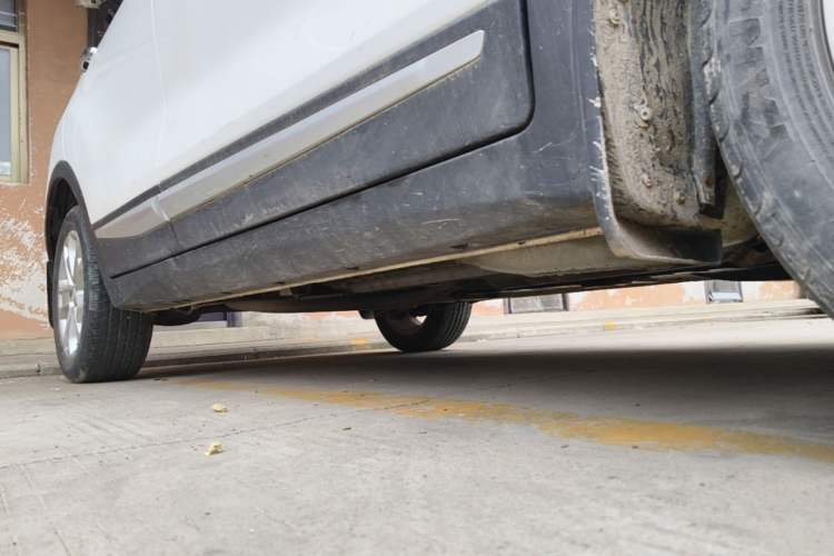 Used CHANGAN CS15 2016 1.5L Manual Luxury Edition Right Side Sill