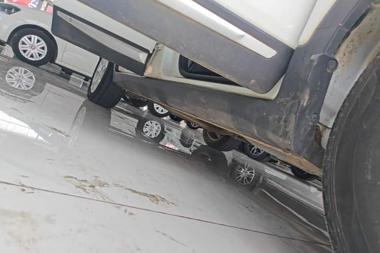 Used CHANGAN CS15 2016 1.5L Automatic Fashion Edition Right Side Sill