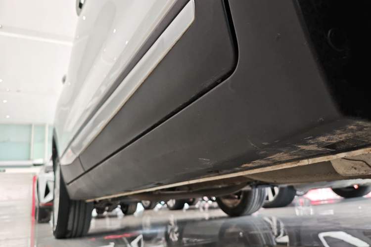 Used CHANGAN CS15 2016 1.5L Manual Fashion Edition Right Side Sill