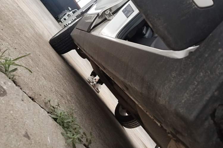 Used CHANGAN CS15 2016 1.5L Automatic Fashion Edition Right Side Sill