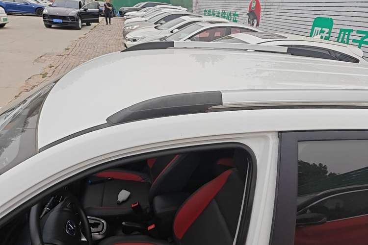 Used CHANGAN CS15 2016 1.5L Automatic Fashion Edition Roof