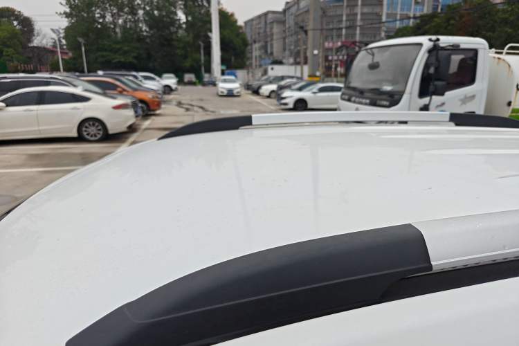 Used CHANGAN CS15 2016 1.5L Manual Fashion Edition Roof