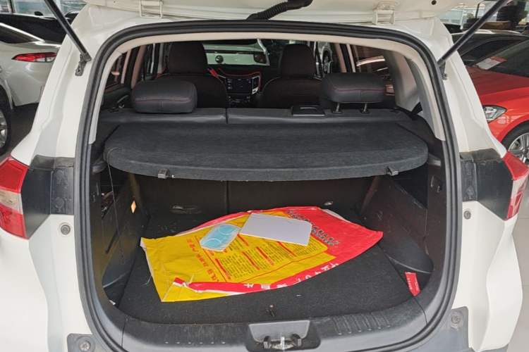 Used CHANGAN CS15 2016 1.5L Automatic Fashion Edition Trunk