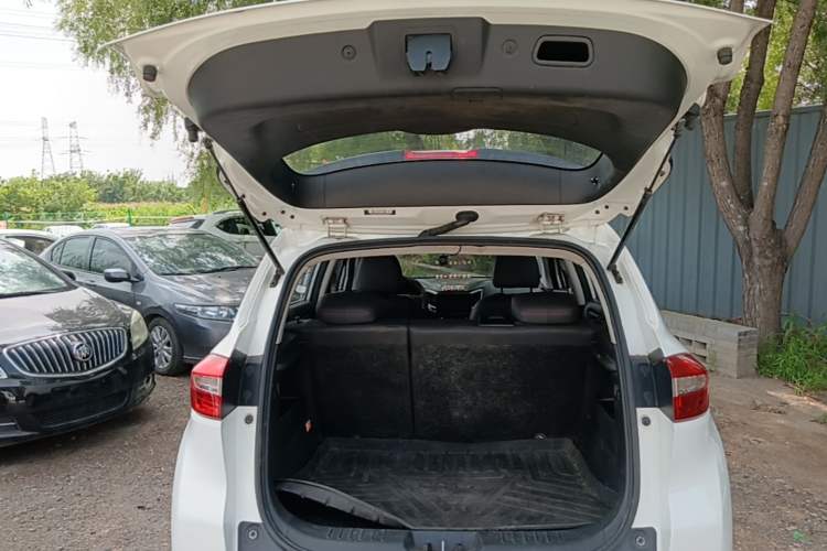 Used CHANGAN CS15 2016 1.5L Automatic Fashion Edition Trunk