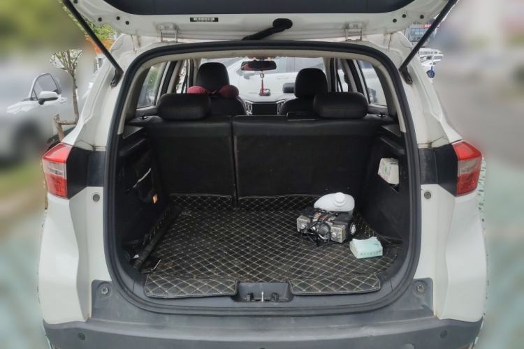 Used CHANGAN CS15 2016 1.5L Manual Fashion Edition Trunk