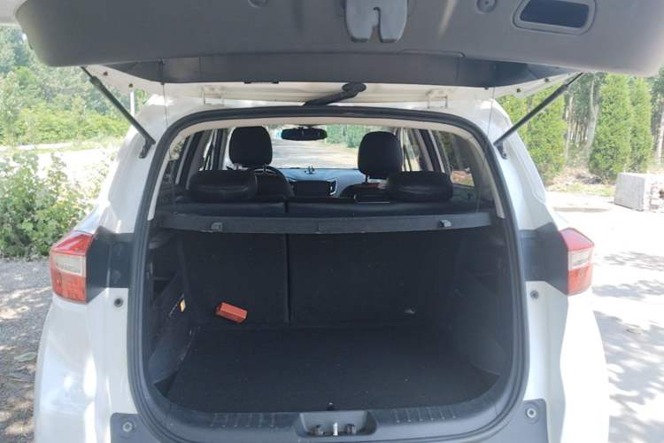 Used CHANGAN CS15 2016 1.5L Manual Fashion Edition Trunk