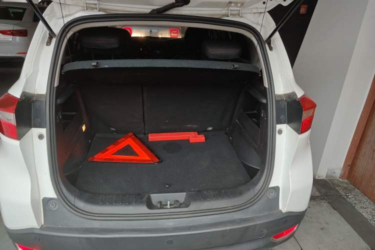 Used CHANGAN CS15 2016 1.5L Manual Fashion Edition Trunk