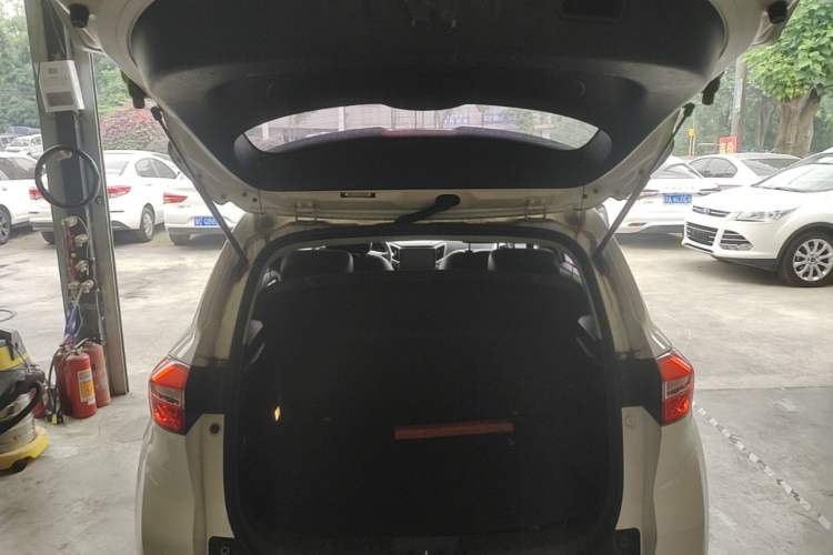 Used CHANGAN CS15 2016 1.5L Manual Fashion Edition Trunk