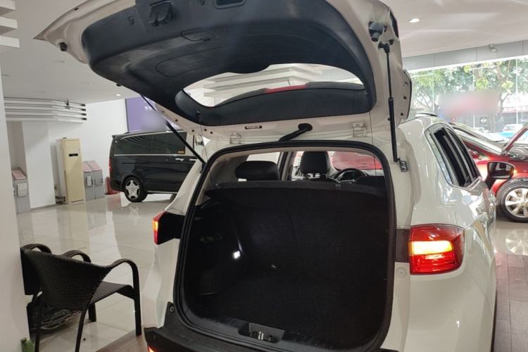Used CHANGAN CS15 2016 1.5L Automatic Luxury Edition Trunk