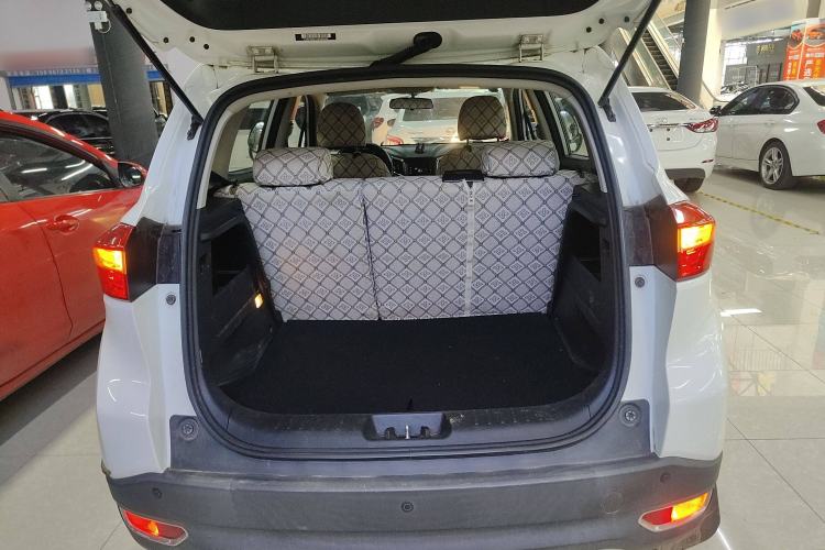 Used CHANGAN CS15 2016 1.5L Automatic Fashion Edition Trunk