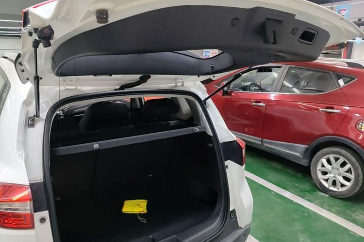 Used CHANGAN CS15 2016 1.5L Manual Luxury Edition Trunk