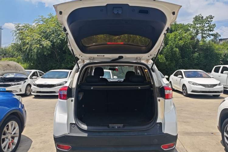 Used CHANGAN CS15 2016 1.5L Manual Luxury Edition Trunk