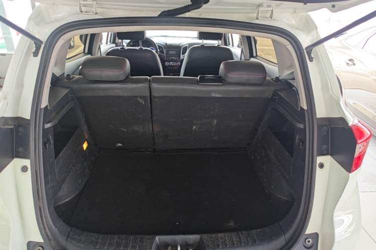 Used CHANGAN CS15 2016 1.5L Automatic Fashion Edition Trunk