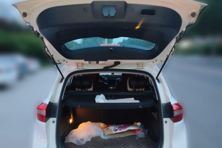 Used CHANGAN CS15 2016 1.5L Automatic Fashion Edition Trunk