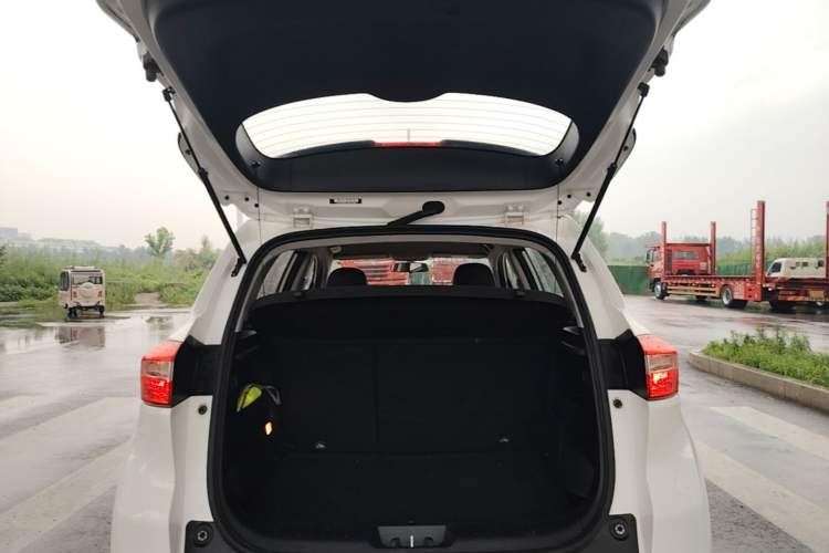 Used CHANGAN CS15 2016 1.5L Manual Fashion Edition Trunk