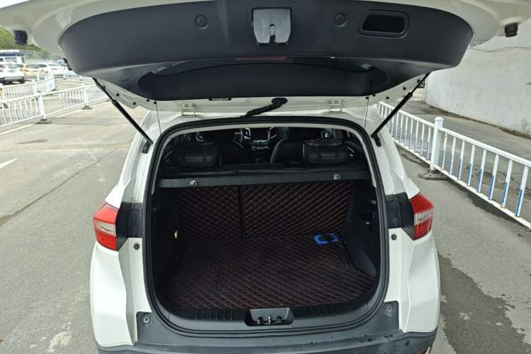 Used CHANGAN CS15 2016 1.5L Automatic Luxury Edition Trunk