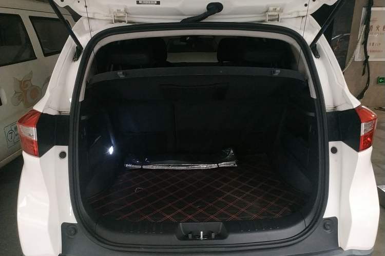 Used CHANGAN CS15 2016 1.5L Manual Luxury Edition Trunk