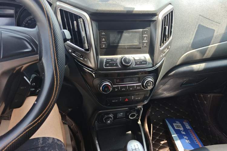 Used CHANGAN CS15 2016 1.5L Manual Fashion Edition Audio And AC Panel
