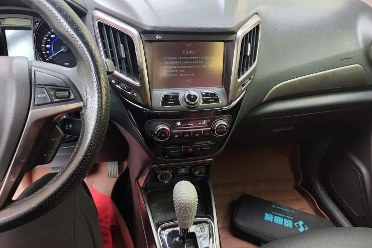 Used CHANGAN CS15 2016 1.5L Automatic Luxury Edition Audio And AC Panel