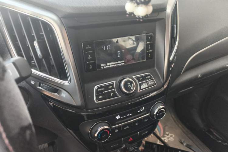 Used CHANGAN CS15 2016 1.5L Automatic Fashion Edition Audio And AC Panel