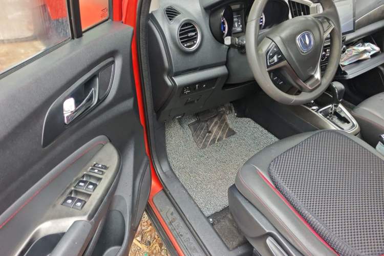 Used CHANGAN CS15 2016 1.5L Automatic Fashion Edition Driver Seat
