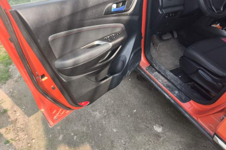 Used CHANGAN CS15 2016 1.5L Automatic Fashion Edition Driver Seat