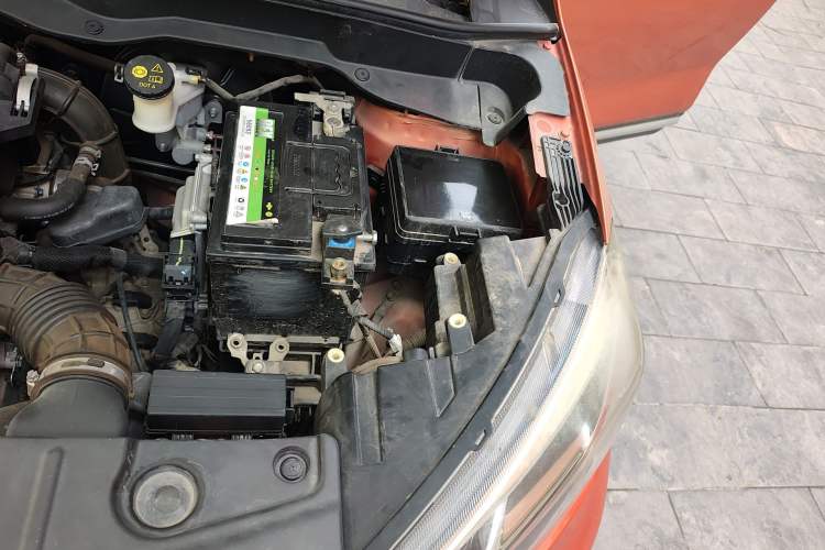 Used CHANGAN CS15 2016 1.5L Automatic Luxury Edition Engine Bay Left