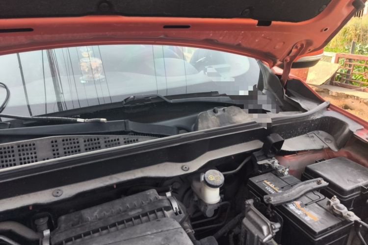 Used CHANGAN CS15 2016 1.5L Automatic Fashion Edition Engine Bay Left