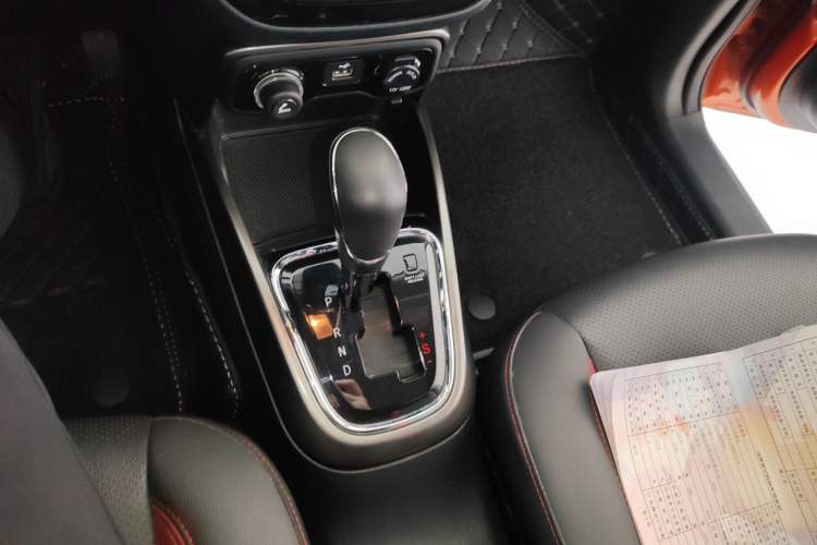 Used CHANGAN CS15 2016 1.5L Automatic Fashion Edition Gear Lever