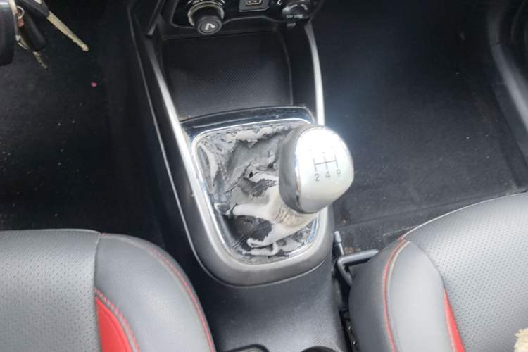Used CHANGAN CS15 2016 1.5L Manual Luxury Edition Gear Lever
