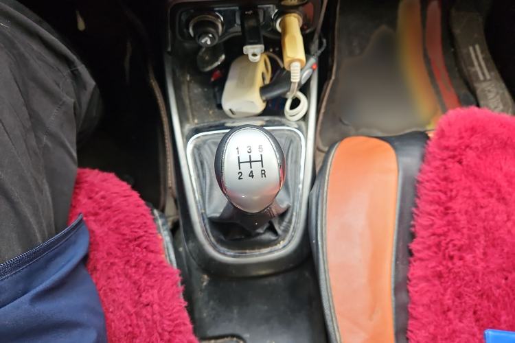 Used CHANGAN CS15 2016 1.5L Manual Fashion Edition Gear Lever