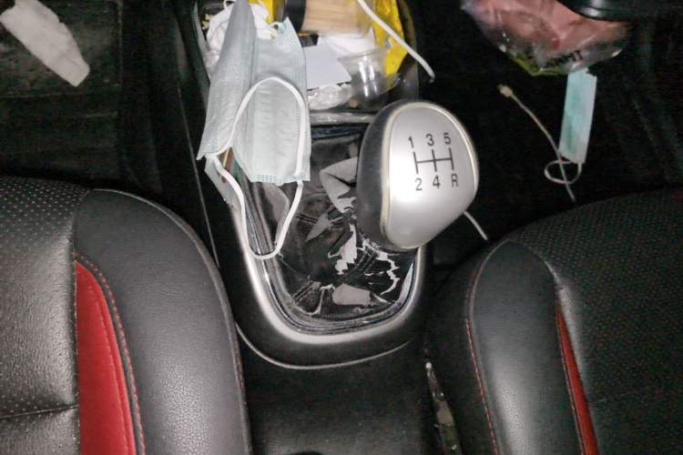 Used CHANGAN CS15 2016 1.5L Manual Fashion Edition Gear Lever