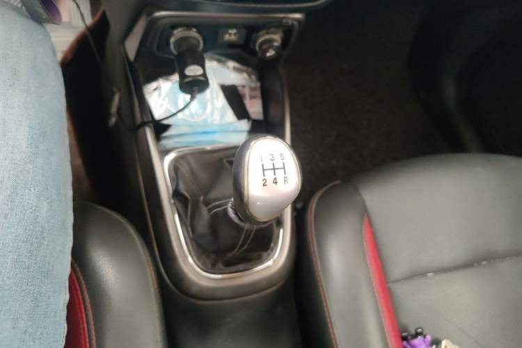 Used CHANGAN CS15 2016 1.5L Manual Comfort Edition Gear Lever