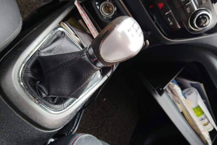 Used CHANGAN CS15 2016 1.5L Manual Luxury Edition Gear Lever